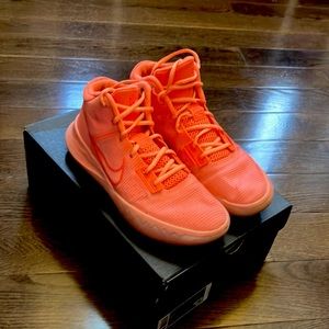 Nike Kyrie Flytrap basketball shoes size 8.5